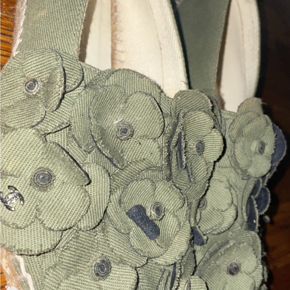 Chanel - Picture 3 of 4